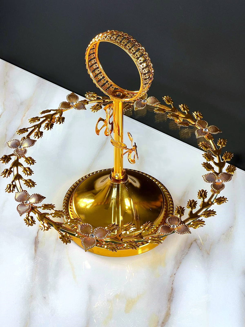 TREND HOME Kuchenständer aus Glas und goldenen Ornamenten