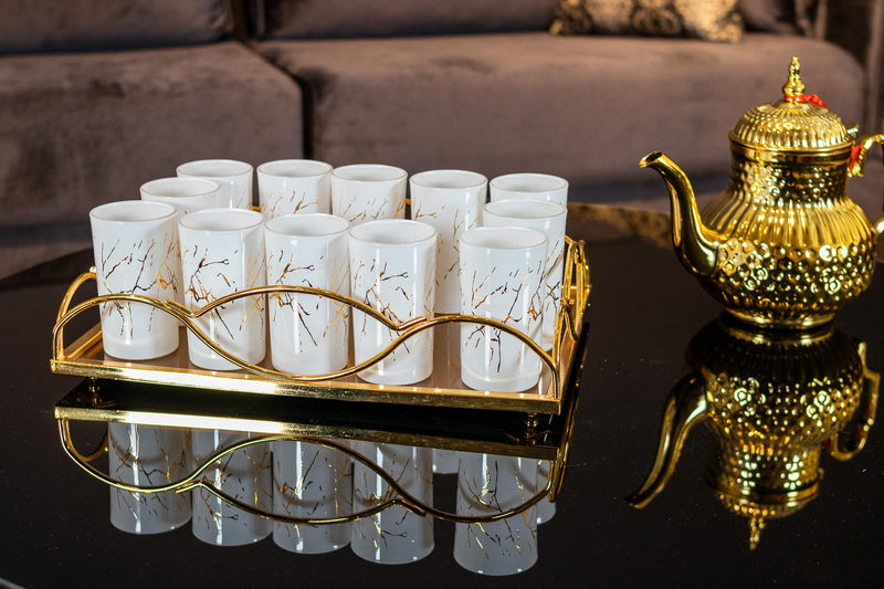 Lot de 12 verres à thé blanc avec motifs doré 12'li Beyaz çay bardağı seti altin desenli Set mit 12 weißen teegläsern mit Goldenen mustern