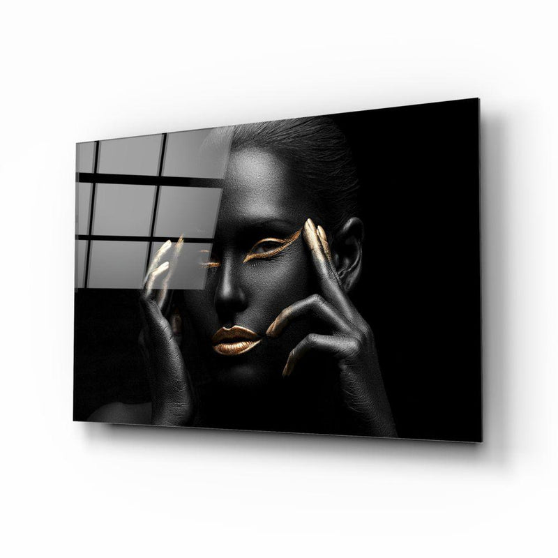 Impression sur verre - Image sur verre - Femme portant un chapeau noir et blanc avec une touche Impression sur verre - Image sur verre - Femme portant un chapeau noir et blanc avec une touche