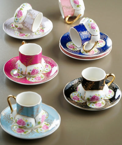 MamboCat Viola Service de table 30 pièces en porcelaine avec décor floral pour 6 personnes - 6 tasses de 170 ml, 6 soucoupes, assiettes à gâteau, assiettes creuses et plates MamboCat Viola Service de table 30 pièces en porcelaine avec décor floral pour 6 personnes - 6 tasses de 170 ml, 6 soucoupes, assiettes à gâteau, assiettes creuses et plates